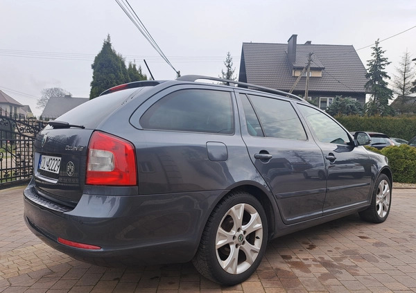 Skoda Octavia cena 29900 przebieg: 185000, rok produkcji 2011 z Wolbrom małe 232